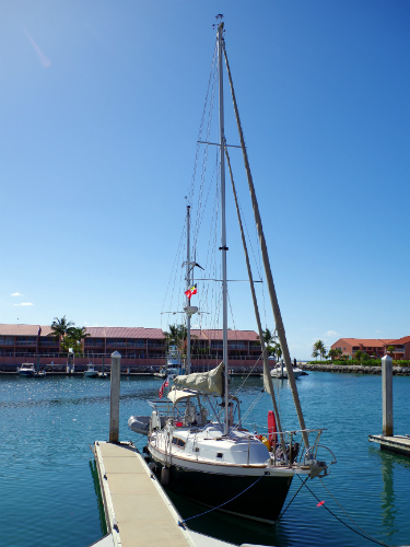 Horizon docked at Bimini Sands Marina